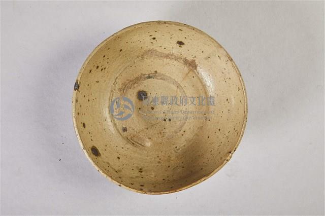 陶製灰白釉素面碗藏品圖，第3張