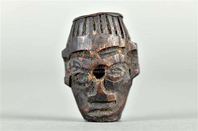 浮雕雙人面木製菸斗頭藏品圖，第2張