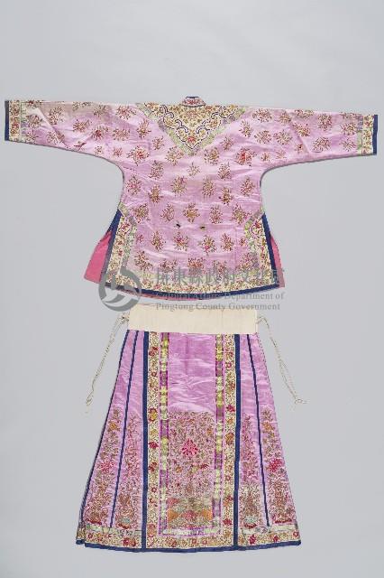 粉紅大襟女襖及馬面裙一套藏品圖，第2張