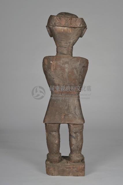 雙手曲放胸前男性立像人偶藏品圖，第2張