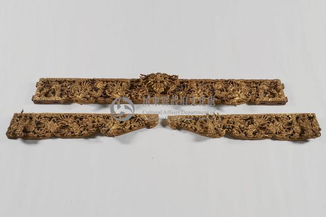 浮雕金漆龍紋門楣藏品圖，第2張