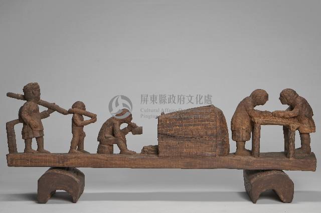 原住民烤芋頭群像雕刻藏品圖，第2張