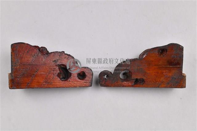 透雕龍紋木製插角藏品圖，第2張