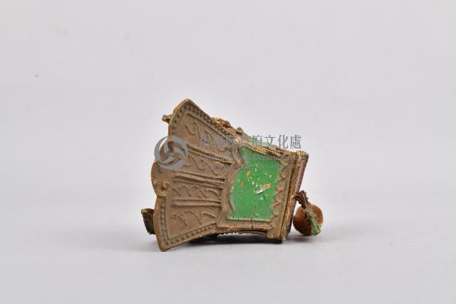 鑲藍石金屬橘底神像帽藏品圖，第2張