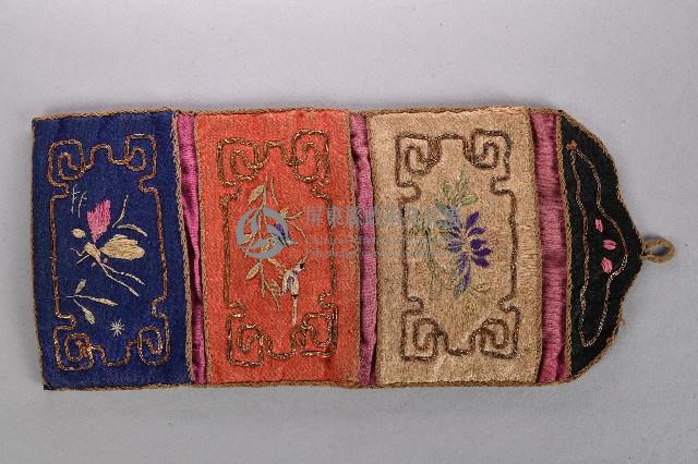 花卉彩繡三夾層荷包藏品圖，第2張