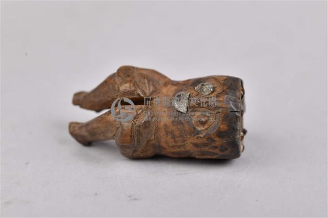 蹲姿人像造型菸斗頭藏品圖，第1張