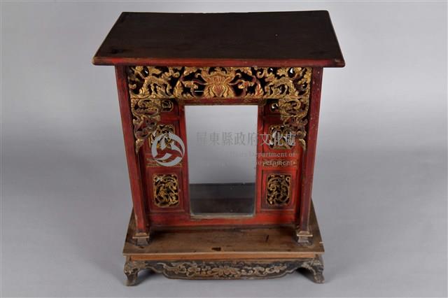 捲草花葉鏤雕束腰客家神龕藏品圖，第1張