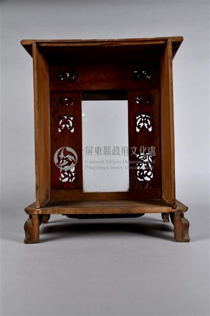 捲草花葉鏤雕束腰客家神龕藏品圖，第3張