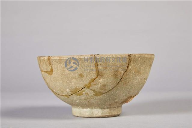 灰綠霧面陶碗藏品圖，第2張