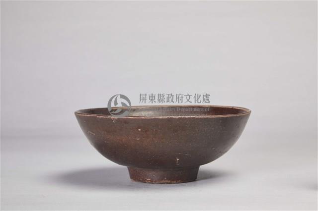 紅胎深褐釉素面陶碗藏品圖，第2張