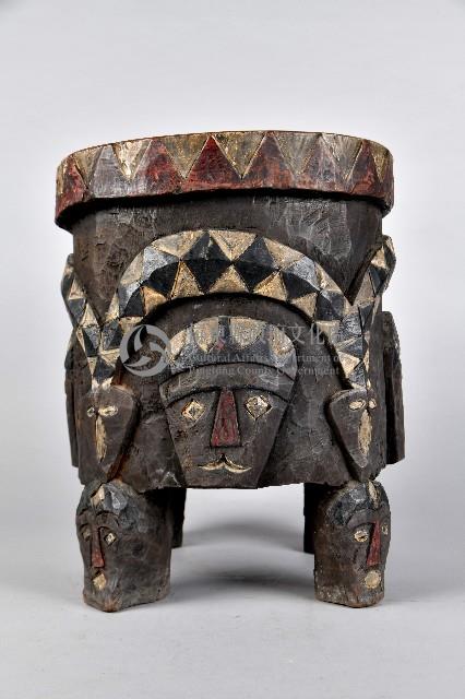 浮雕人面百步蛇紋木凳藏品圖，第4張