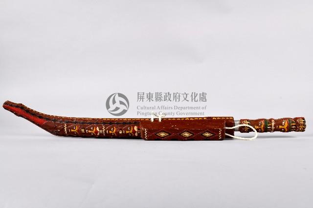 彩繪人面百步蛇紋祭典用佩刀藏品圖，第1張