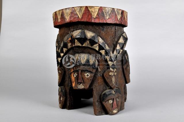 浮雕人面百步蛇木椅藏品圖，第4張