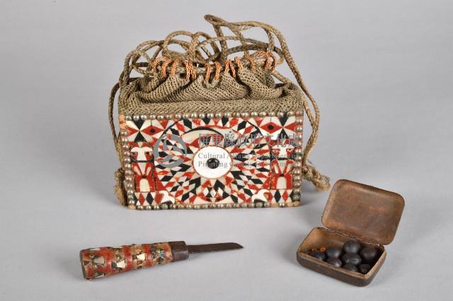 鑲螺鈿百步蛇紋祈禱箱藏品圖，第1張