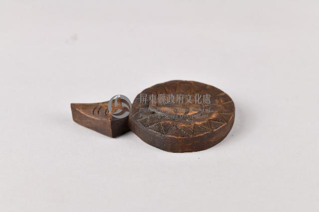 人面百步蛇紋蠟板藏品圖，第3張