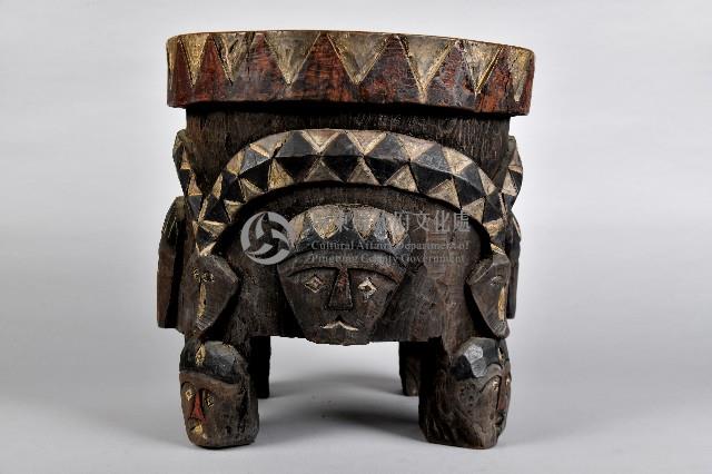 浮雕人面百步蛇木椅藏品圖，第3張