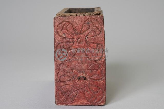 浮雕人面百步蛇紋祈禱箱藏品圖，第4張