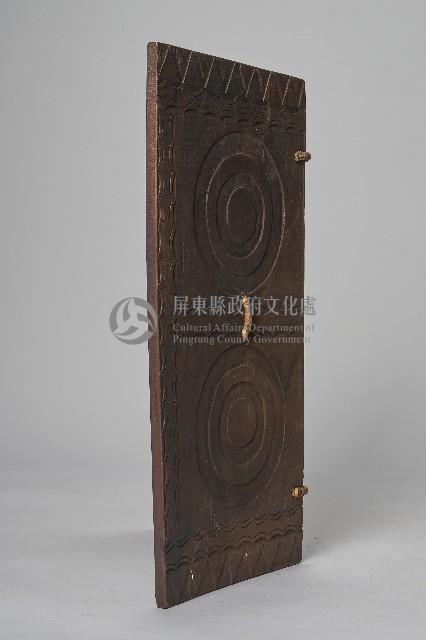 浮雕幾何紋木盾藏品圖，第4張