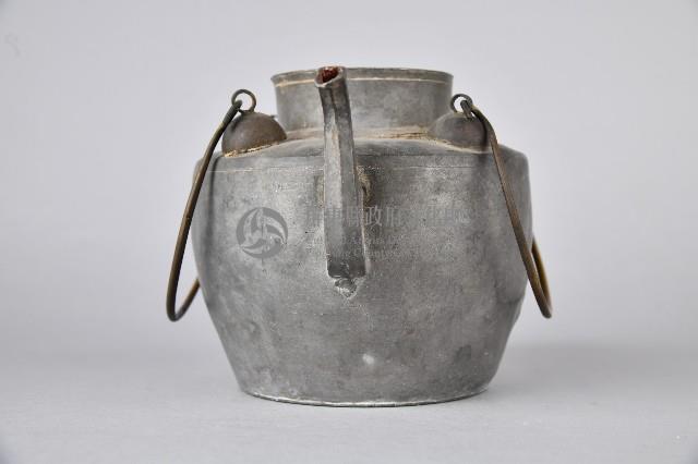 錫製雙提酒壺-壺身藏品圖，第2張