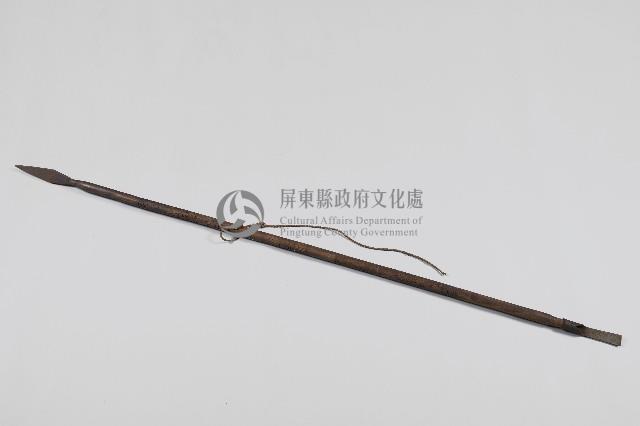 浮雕幾何人面紋長槍藏品圖，第2張