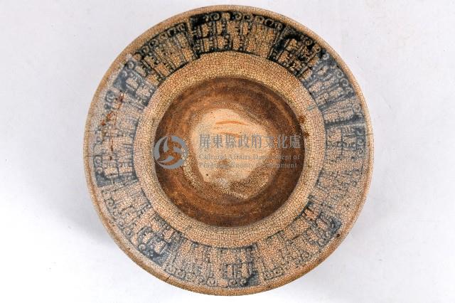 青花壽字蝴蝶紋陶盤藏品圖，第3張