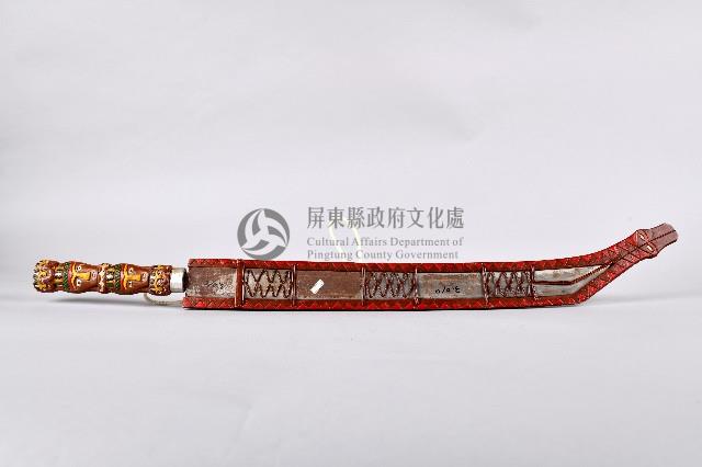 彩繪人面百步蛇紋祭典用佩刀藏品圖，第2張