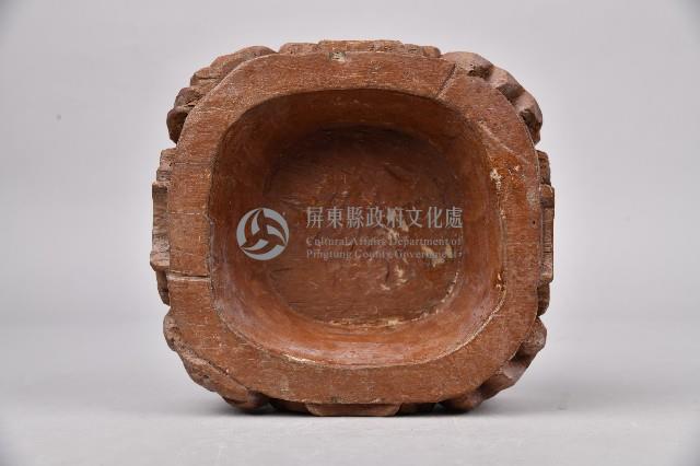 浮雕人面陶壺木盆藏品圖，第3張