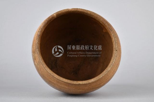 陶製褐胎透明釉素面油罐藏品圖，第2張