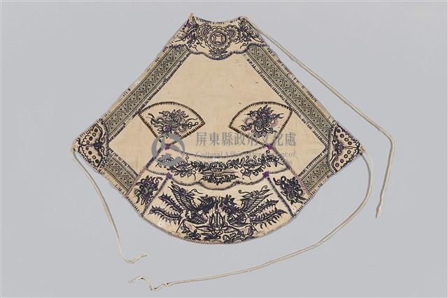 雙鳳凰刺繡肚兜藏品圖，第1張