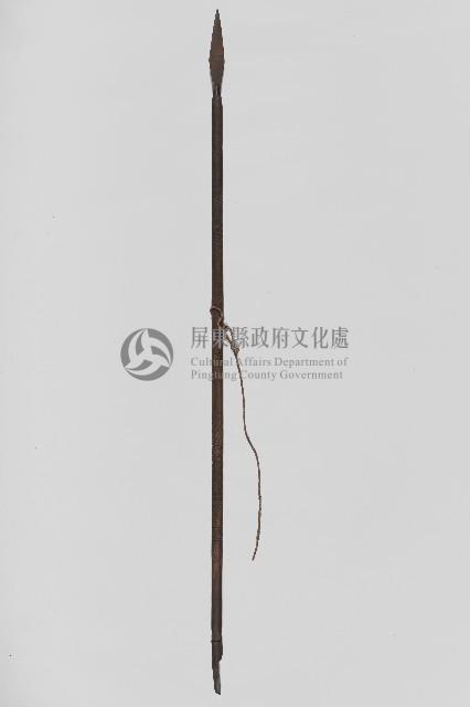 浮雕幾何人面紋長槍藏品圖，第1張
