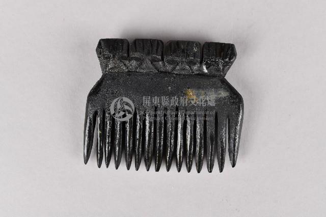 人頭木製梳藏品圖，第1張