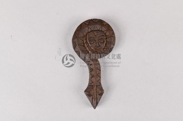 人面百步蛇紋蠟板藏品圖，第1張