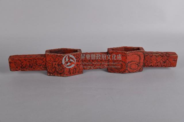 人面百步蛇紅漆木製雙連杯藏品圖，第1張