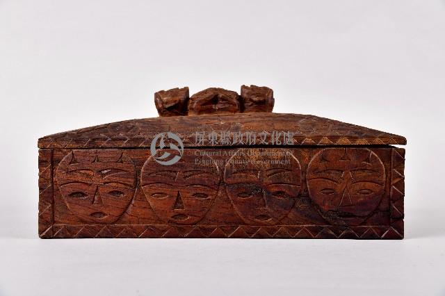浮雕人面幾何紋木箱藏品圖，第1張