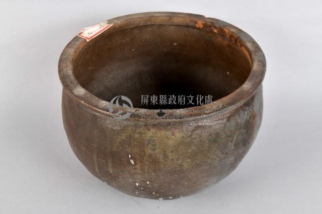 陶製紅胎素面盆藏品圖，第1張