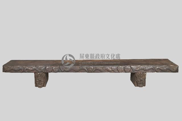 浮雕人面百步蛇紋長椅藏品圖，第1張