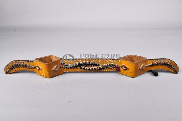 黃底百步蛇紋木製雙連杯藏品圖，第1張