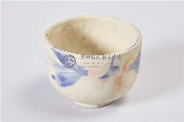 藍葉粉花紋茶杯藏品圖，第1張