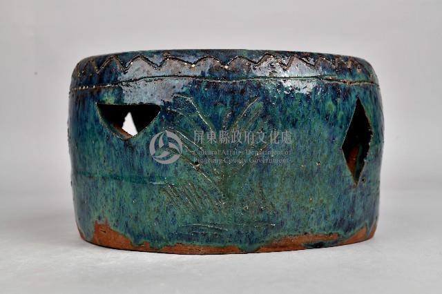 墨綠釉陶矮凳藏品圖，第1張