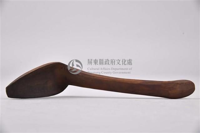 彎柄素面木製匙藏品圖，第1張