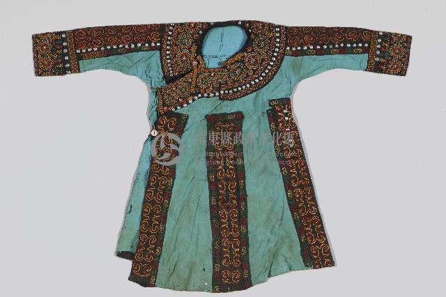 串珠刺繡藍底女長衣藏品圖，第1張