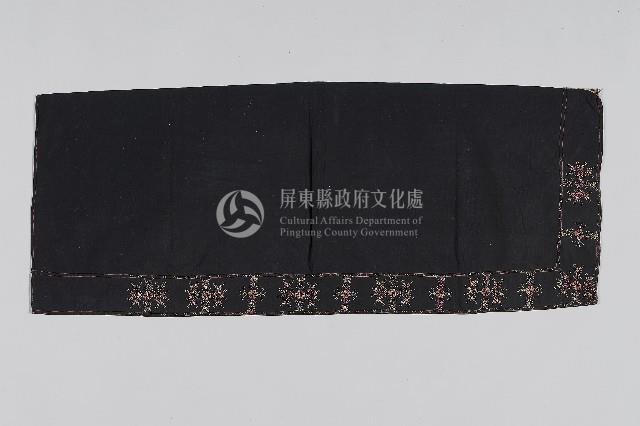 十字繡黑底卑南族裙藏品圖，第1張