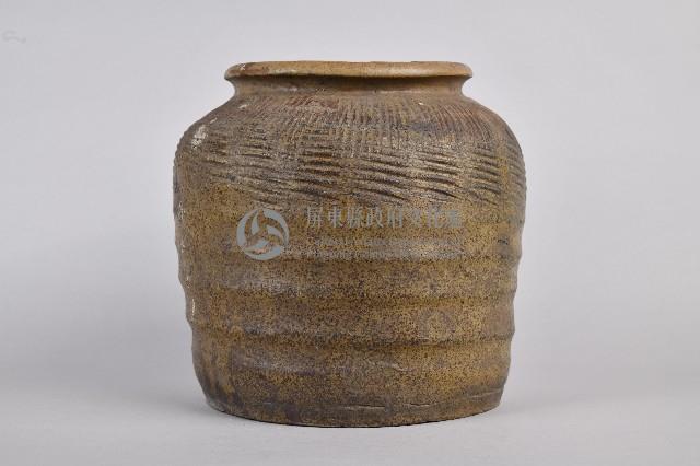 陶製紅胎褐釉條紋罐藏品圖，第2張