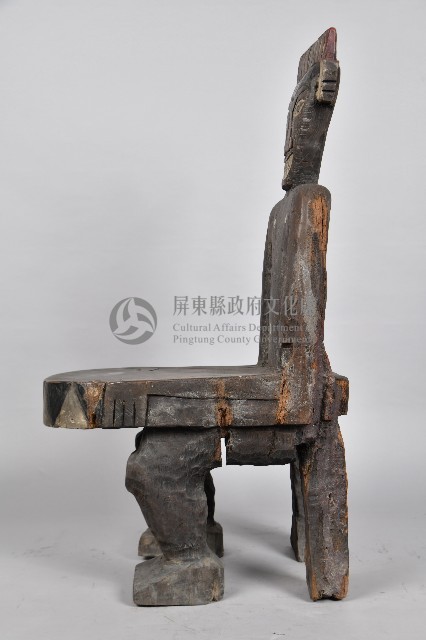 雕刻坐像木椅藏品圖，第2張