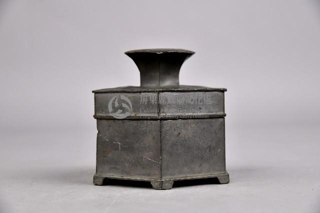 錫合金製六足素面單層粉餅盒藏品圖，第3張