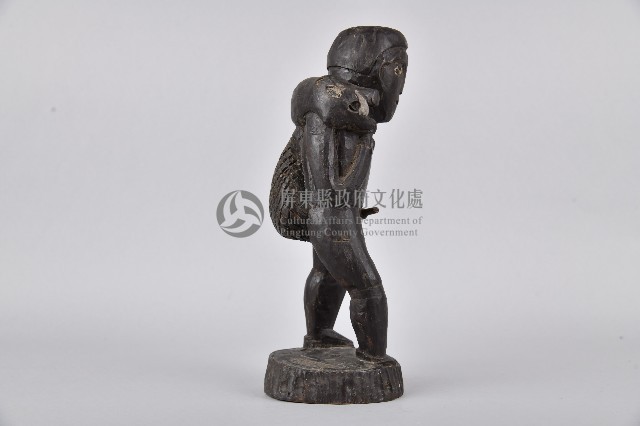 肩扛山豬立像人偶藏品圖，第3張
