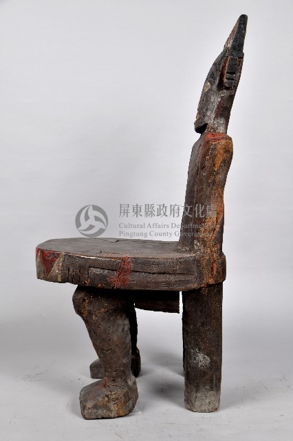 雕刻坐像木椅藏品圖，第2張