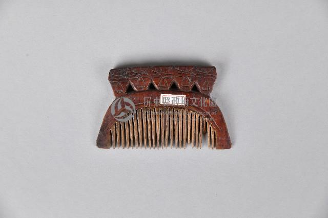 人面木製梳藏品圖，第2張