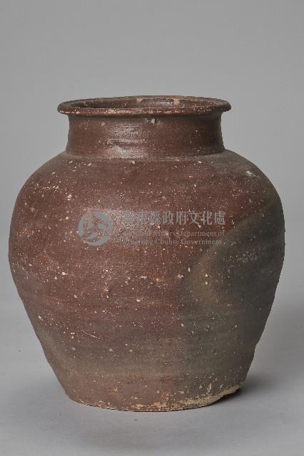 紅色素面陶製釀酒罐藏品圖，第3張