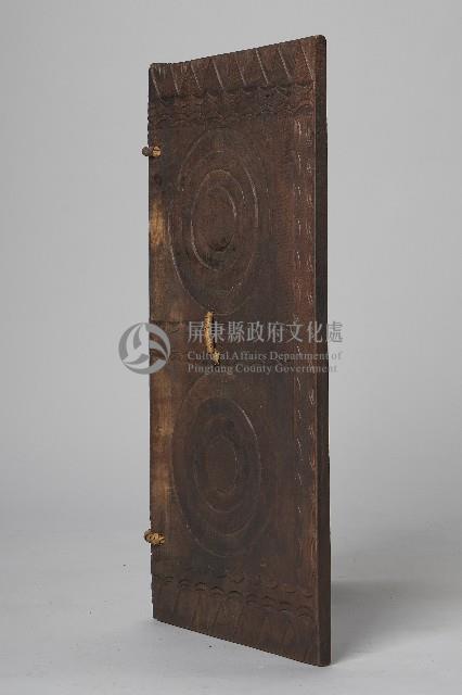 浮雕幾何紋木盾藏品圖，第3張